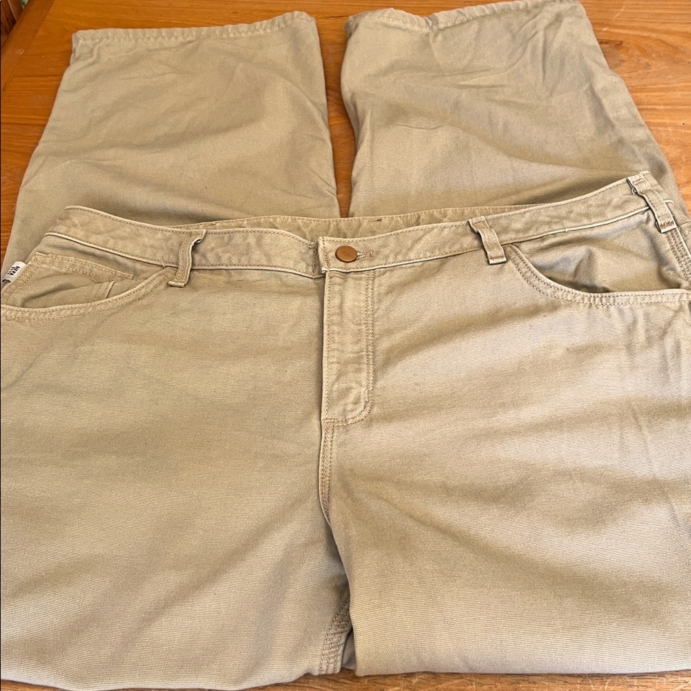 Carhartt FR‎ Pants Loose Fit 20 x 32 tag